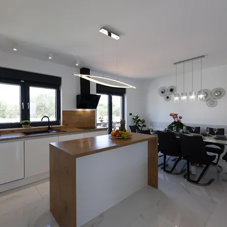 Golden Shine-primošten *